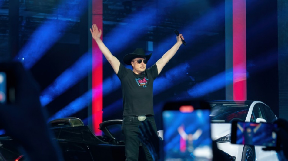 Elon Musk, el mayor accionista de Twitter, se pregunta si la red social "se est&aacute; muriendo"