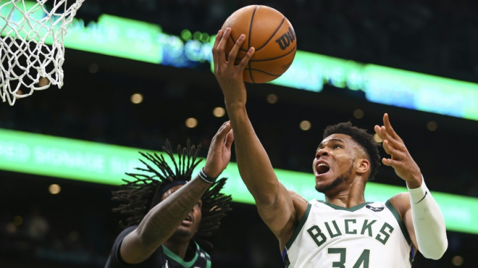 Play-offs NBA: Milwaukee simpose en costaud &agrave; Boston, Golden State &agrave; l'arrach&eacute; &agrave; Memphis