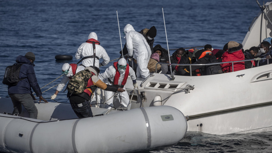 Grecia, '22 migranti morti dopo sei giorni alla deriva in mare'