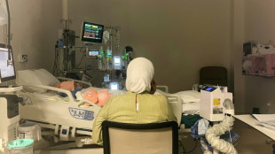 Ni&ntilde;os sirios sobrevivientes al sismo deben encarar la muerte de sus padres