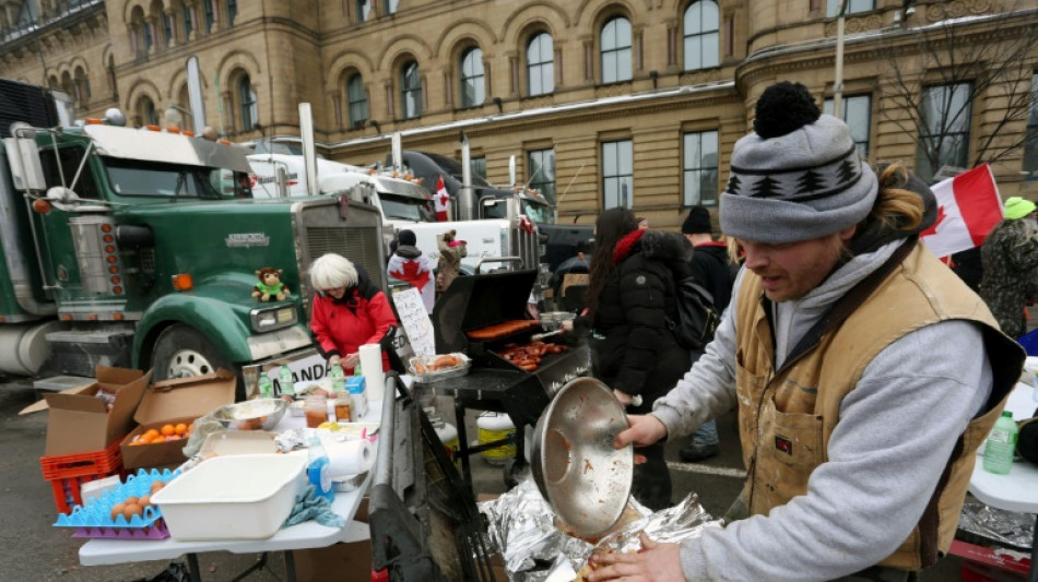 Canada protesters dig in with military-style proficiency
