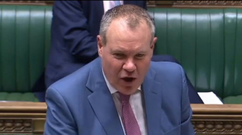 Truss entl&auml;sst britischen Handelsminister Burns