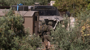 Famiglie soldati israeliani, gi&ugrave; le armi e tornate a casa