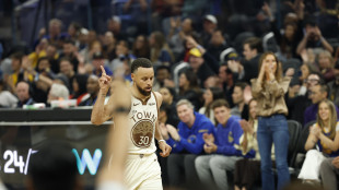 NBA: Warriors e Hornets sconfitti, Curry dice addio ai playoff