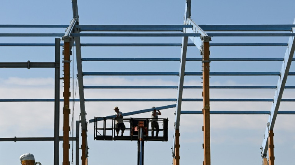 25-J&auml;hriger stirbt bei Unfall mit umst&uuml;rzendem Hubsteiger in Niedersachsen