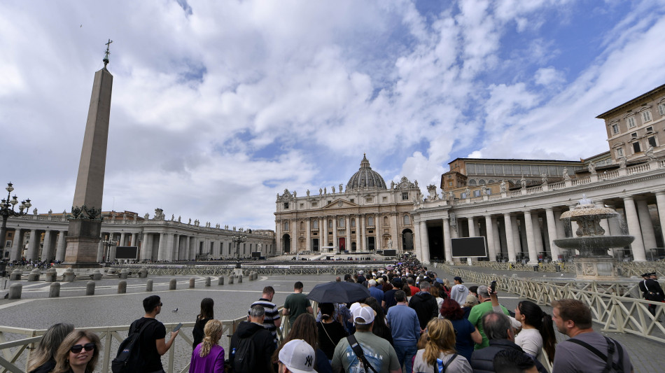 Papa: Questura, già 140mila persone a San Pietro
