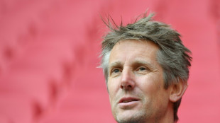 Van der Sar deixa UTI e espera receber alta na pr&oacute;xima semana