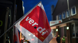 Verdi-Chef Werneke droht mit Streiks "auch an Flugh&auml;fen"