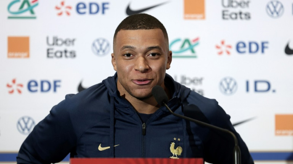 Mbapp&eacute; evita responder perguntas sobre seu futuro no PSG