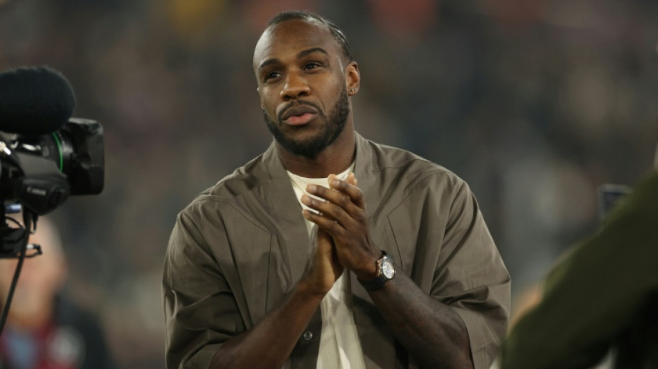 Antonio to leave West Ham after car crash