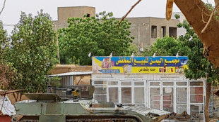 Combatentes no Sud&atilde;o prolongam tr&eacute;gua, que n&atilde;o &eacute; respeitada