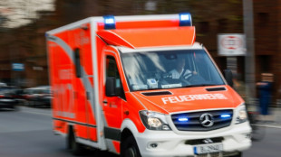 Mann ger&auml;t in Hannover zwischen Stra&szlig;enbahnwaggons und wird t&ouml;dlich verletzt