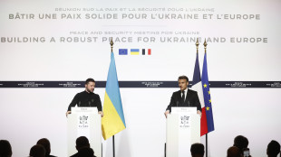 Macron annuncia altri 2 miliardi di aiuti militari a Kiev