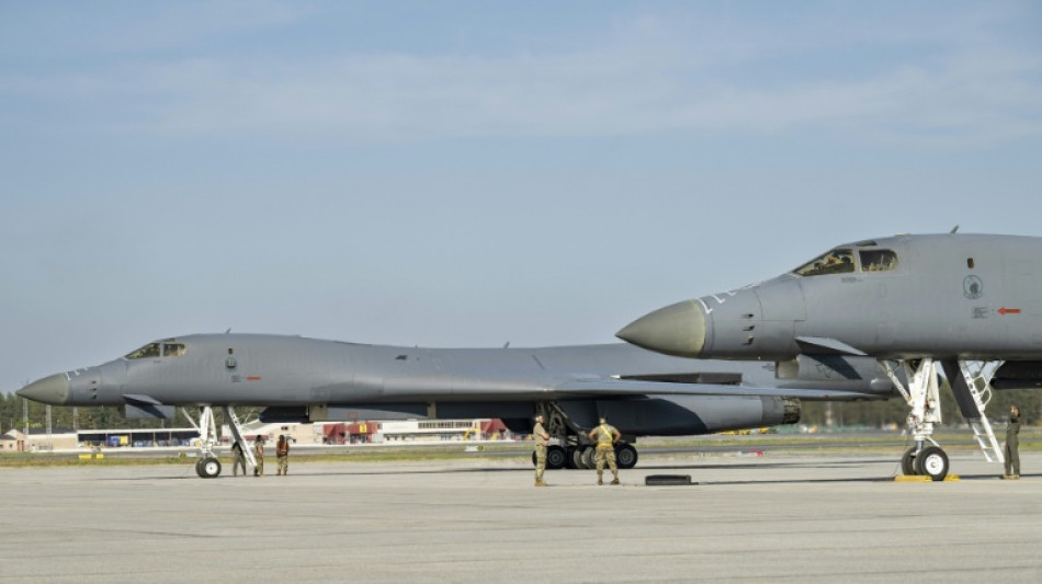 Bombarderos estadounidenses B-1B sobrevuelan costa venezolana, según rastreador de vuelos