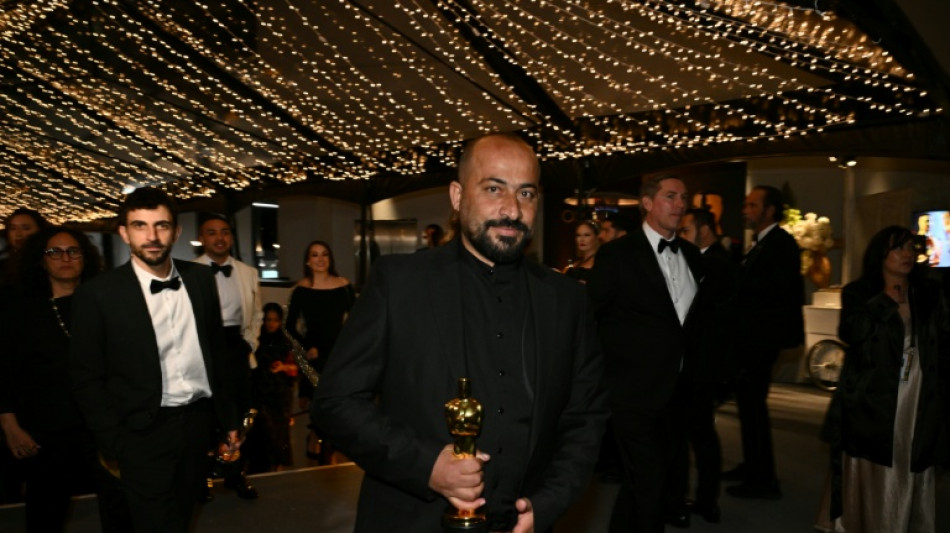 Israel detiene y libera poco despu&eacute;s al cineasta palestino ganador de un Oscar