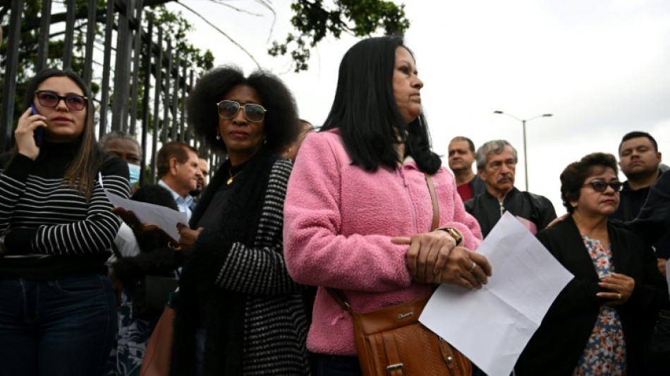 Colombia env&iacute;a aviones a EEUU para trasladar a deportados tras el choque con Trump