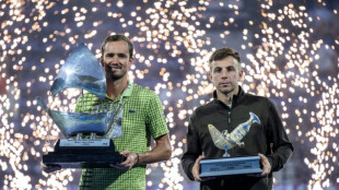 Medvedev conquista ATP 500 de Dubai ap&oacute;s desist&ecirc;ncia de Griekspoor