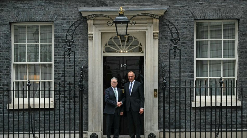 UK, Germany vow to tackle people smuggling gangs