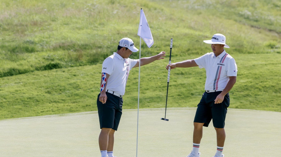 Parigi: iniziata gara golf, c'&egrave; il pubblico delle occasioni