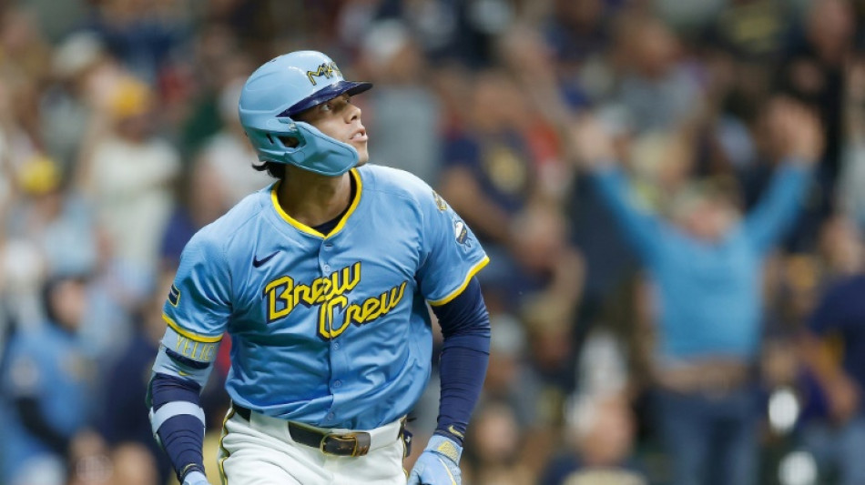 Brewers become first club to clinch MLB playoff berth