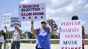 Nach Bericht &uuml;ber Musk-R&uuml;ckzug als Trump-Berater: Tesla-B&ouml;rsenkurs steigt