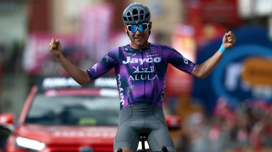 Luke Plapp in great escape as Italy's Ulissi take Giro lead