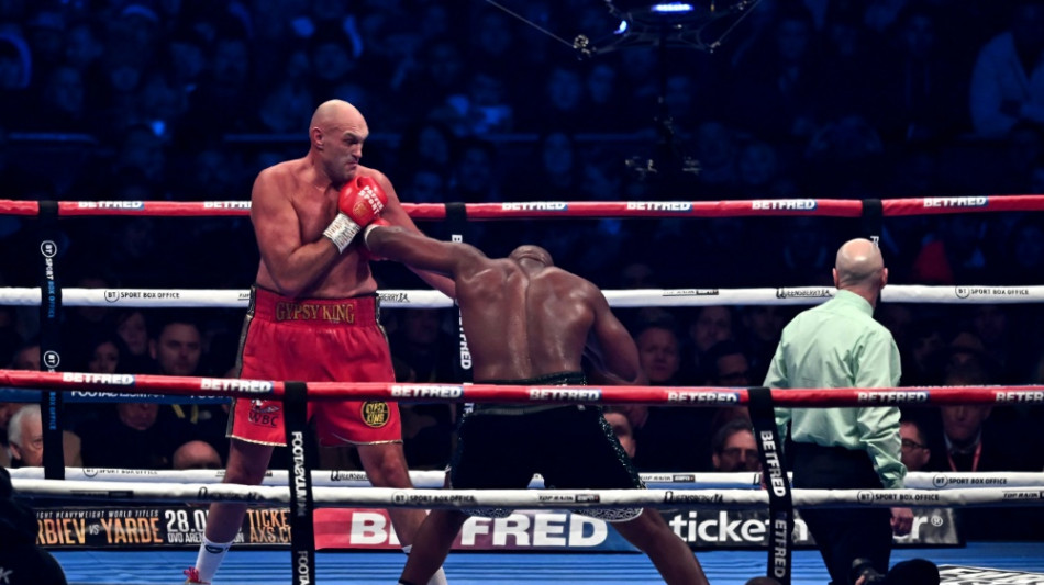 WM-Fight im Fu&szlig;ballstadion: Fury schl&auml;gt Chisora erneut