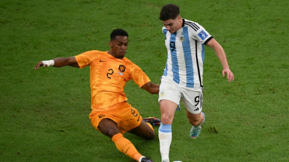 Arsenal contrata zagueiro Jurrien Timber, do Ajax e da sele&ccedil;&atilde;o holandesa 