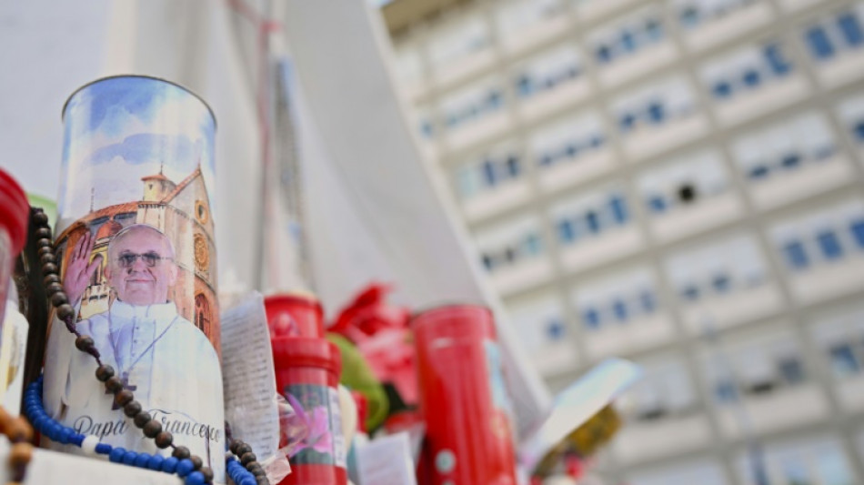 El papa Francisco, fuera de peligro, contin&uacute;a su recuperaci&oacute;n