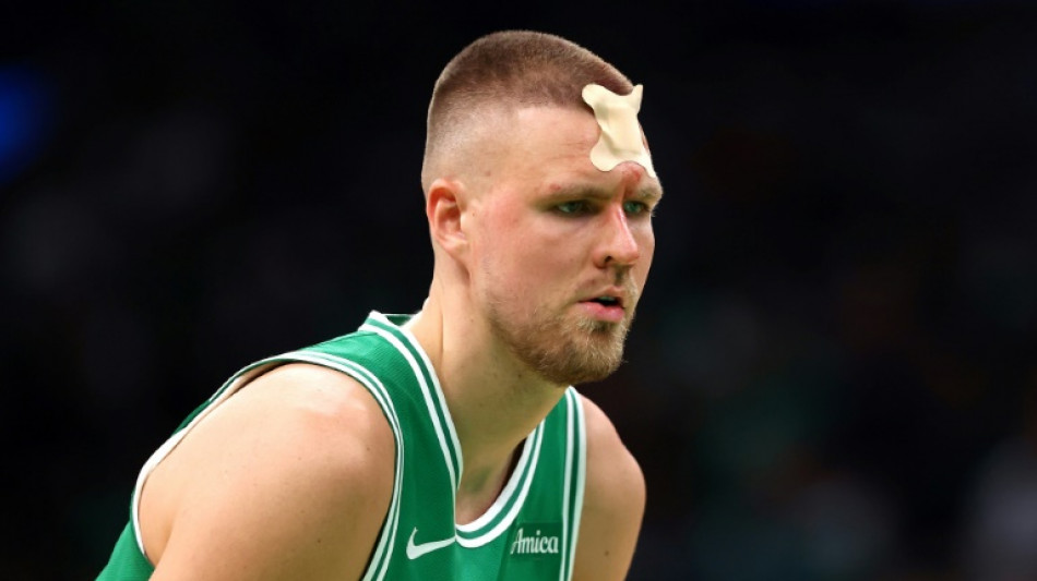 Play-offs NBA: Boston et Cleveland mènent 2-0, Houston recolle à Golden State