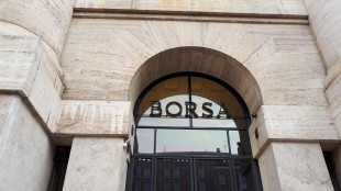 Borsa: Milano sale (+0,5%) con Pirelli e Stellantis, gi&ugrave; Campari