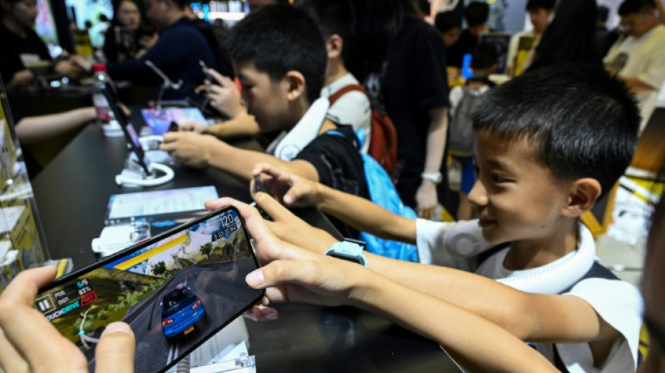 Excesso de telas na inf&acirc;ncia aumentaria risco de doen&ccedil;as cardiometab&oacute;licas