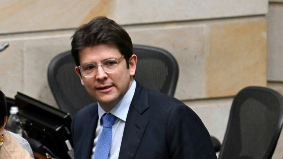 Miguel Uribe, pr&eacute;-candidato &agrave; presid&ecirc;ncia da Col&ocirc;mbia baleado durante com&iacute;cio, morre aos 39 anos