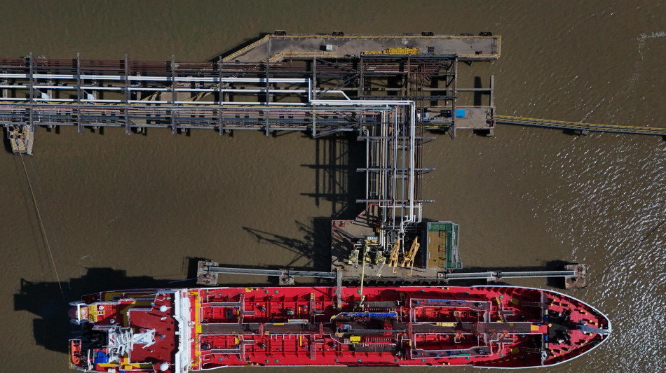 Il prezzo del petrolio in calo, Wti a 89,92 dollari
