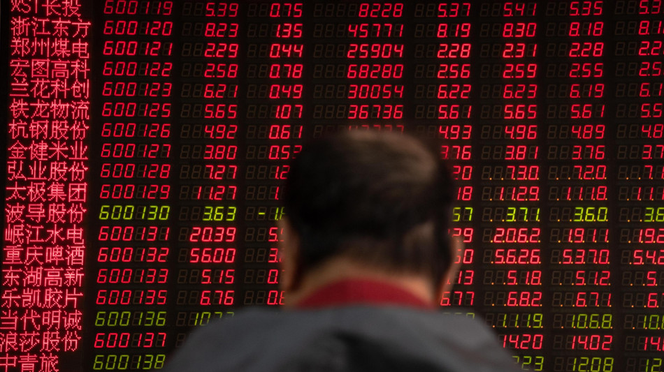 Borsa: Asia contrastata tra dazi e trimestrali, Tokyo -0,8%