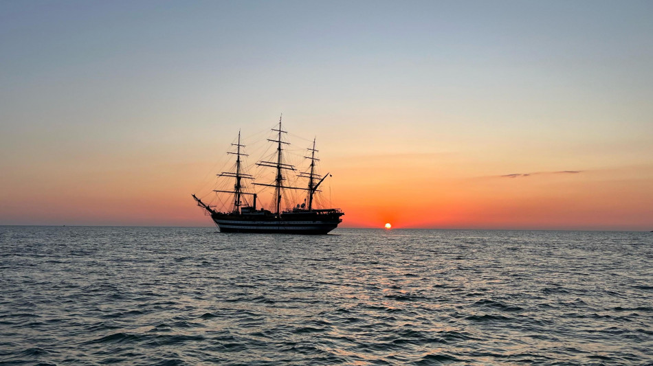 L'Amerigo Vespucci arrivata a Ortona, attesa la premier Meloni