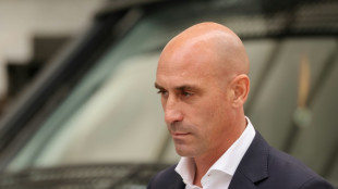 Luis Rubiales, de mandam&aacute;s del f&uacute;tbol espa&ntilde;ol al banquillo por un beso no consentido