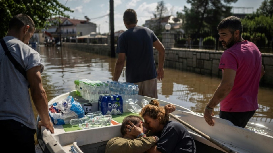 Inondations meurtri&egrave;res en Gr&egrave;ce: 7 morts, l'op&eacute;ration de sauvetage se poursuit