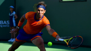 Nadal reanuda los entrenamientos un mes despu&eacute;s de su lesi&oacute;n de una costilla