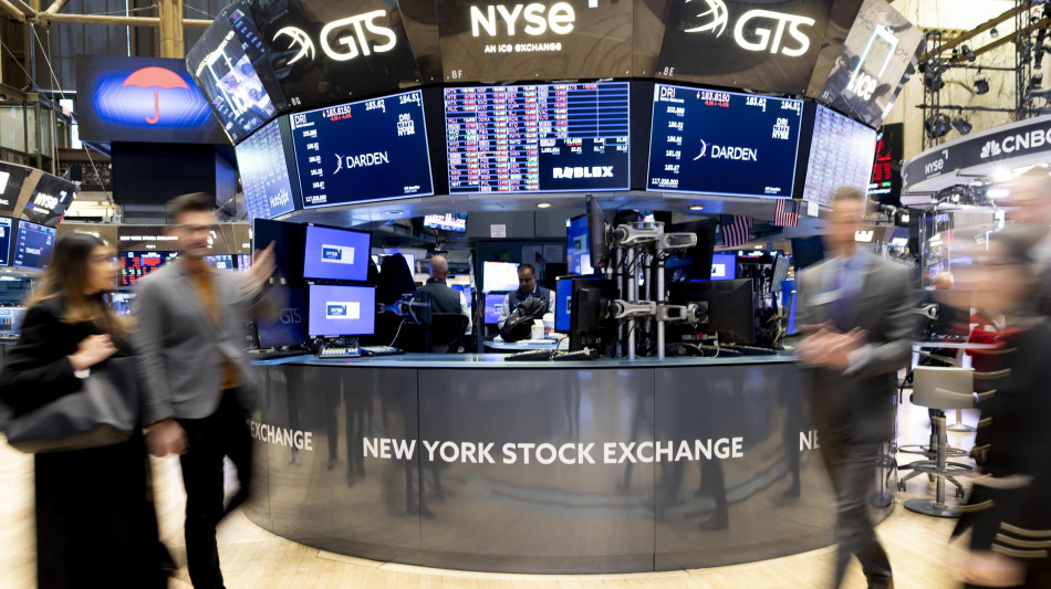 Wall Street apre in rialzo, Dj +0,09%, Nasdaq +0,18%