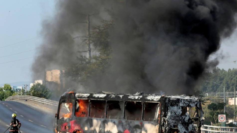 M&eacute;xico mobiliza 10 mil militares ap&oacute;s onda de viol&ecirc;ncia por morte de chefe do narcotr&aacute;fico