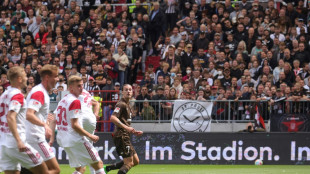 Bielefeld und F&uuml;rth patzen zum Start - Regensburg vorn