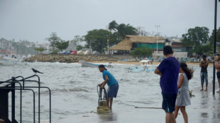 Furac&atilde;o Hilary sobe para categoria 2 no Pac&iacute;fico mexicano