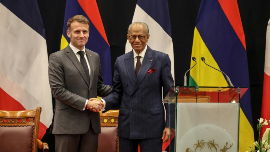 Après l'île Maurice, Macron met le cap sur l'Afrique du Sud