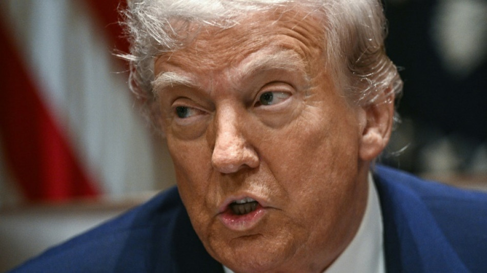 Trump pede que Rússia 'se mexa'; enviado americano se reúne com Putin