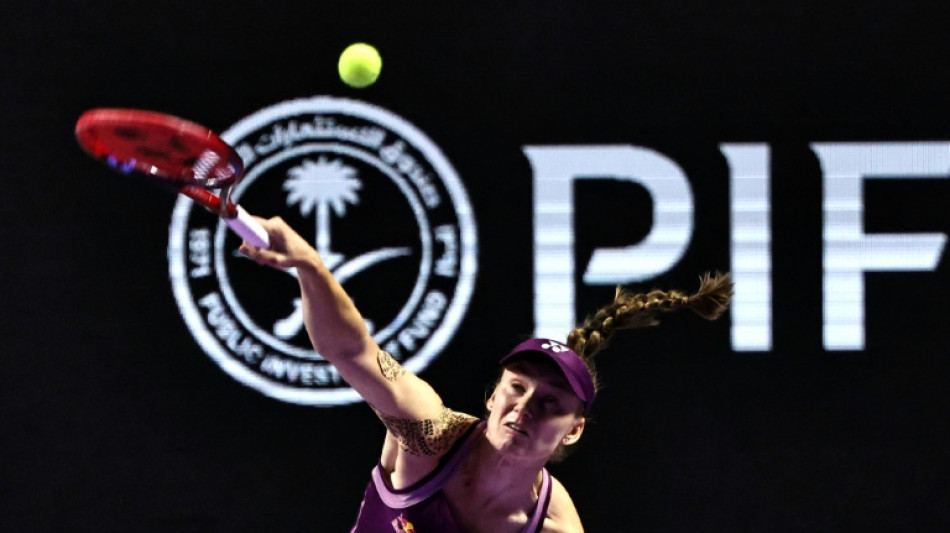 Rybakina acaba primera e imbatida en su grupo del Masters WTA