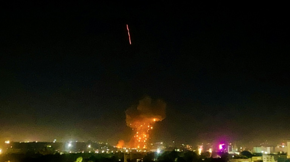 Afeganist&atilde;o acusa Paquist&atilde;o por bombardeio que matou quase 400 em centro m&eacute;dico de Cabul