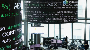 Borsa: l'Europa si conferma debole, lo spread oltre 81 punti