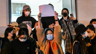 Polic&iacute;a y censura en China tras unas manifestaciones hist&oacute;ricas