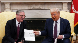 Ouro, carta real e indica&ccedil;&otilde;es ao Nobel: como ganhar favores de Trump